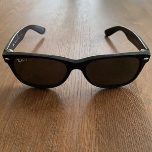 Ray-Ban Wayfarer sunglasses (polarized) in black